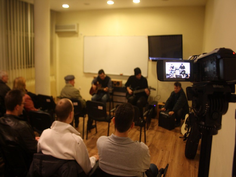 Klub ljubitelja muzike, filozofije i filma: Veče autorske muzike