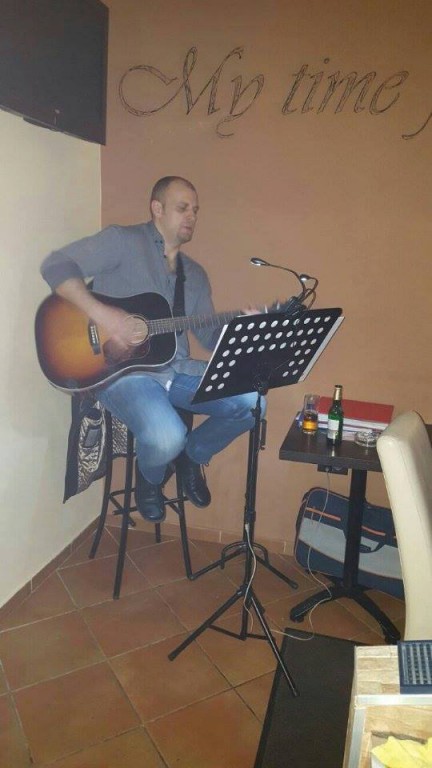 Akustična svirka: Siniša Milodanović