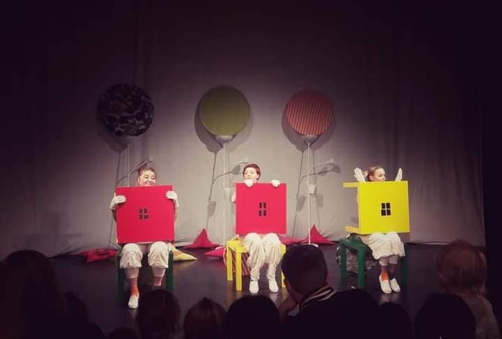 Dvojezična predstava za bebe: „Malena” – Kicsi vagyok én