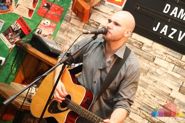 Akustična svirka: Damir Jazvin