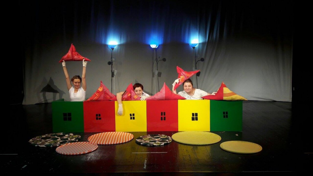 Teatar u pelenama: Kicsi vagyok en - Malena