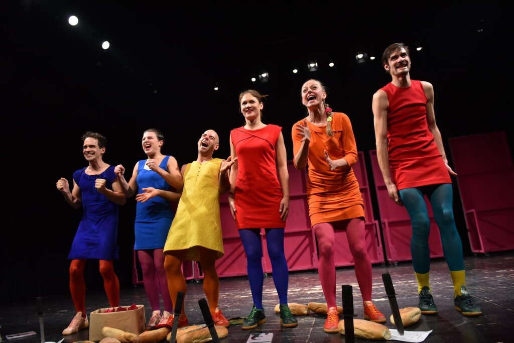 Predstava: Oblak u pantalonama