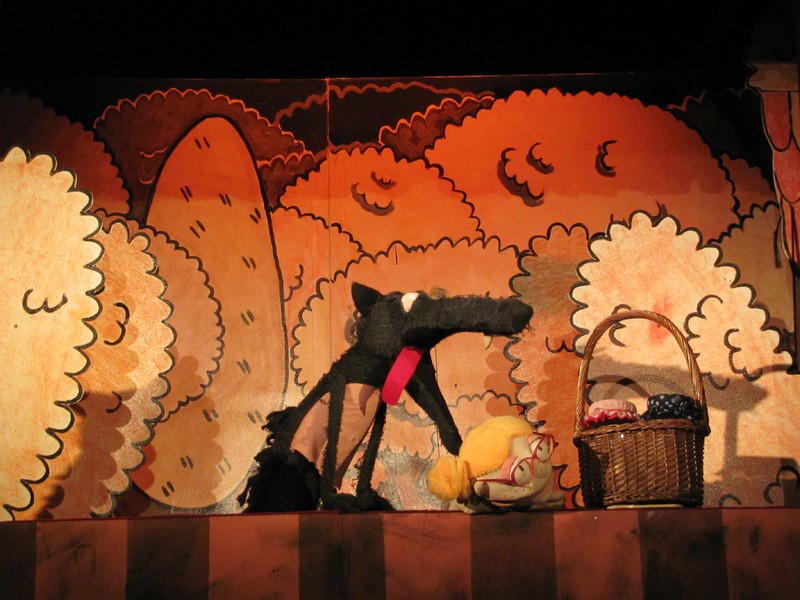 Dečja predstava: Piroska es Farkas