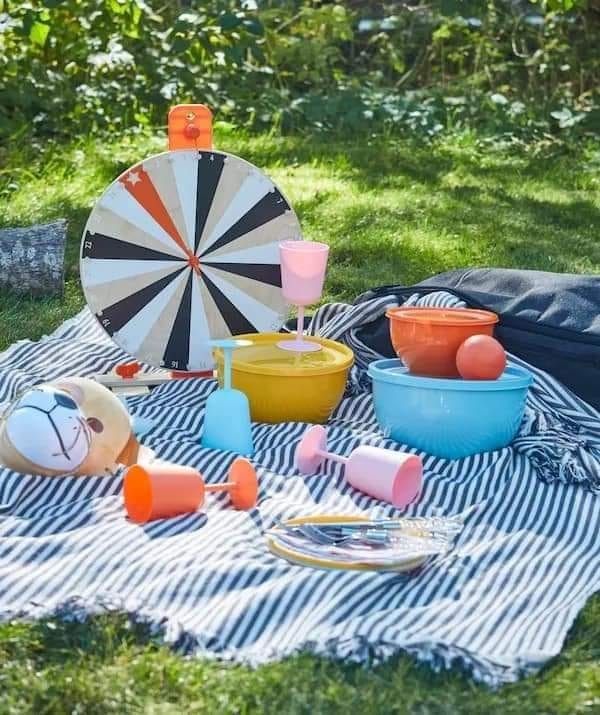 Teatar u pelenama: „Proleće” / Pelenkás Színház: „Tavasz”