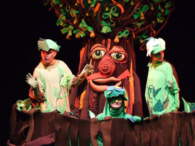 Dečji ekološki mjuzikl: “Pao s kruške”