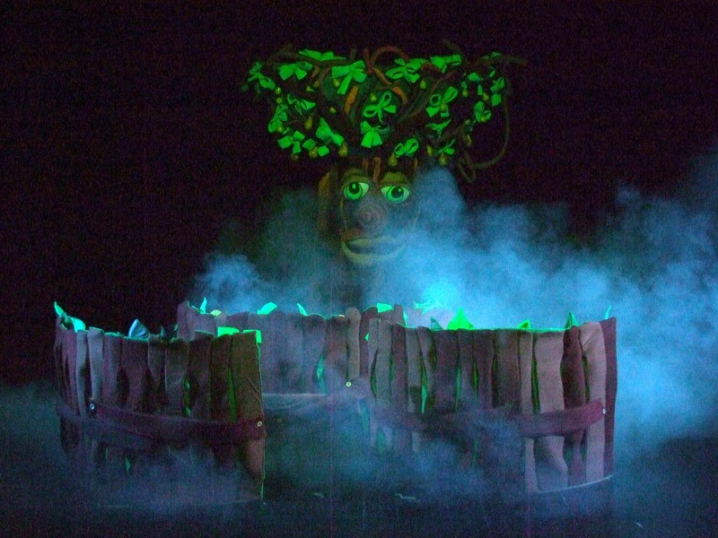 Dečji ekološki mjuzikl: “Pao s kruške”