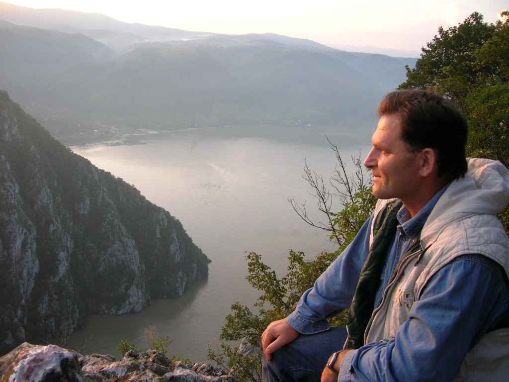 Dolina vulkana na planinskim vencima istočnog Sajana (Sibir)