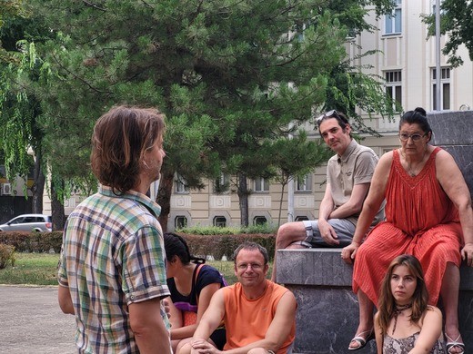 AGORA: Politika i metafizika