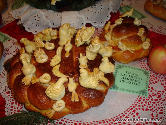 Igraonica: Izrada tradicionalnih ukrasa od testa za božićnjak