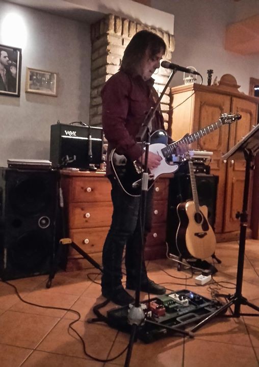 Akustična svirka: Došenović Nenad