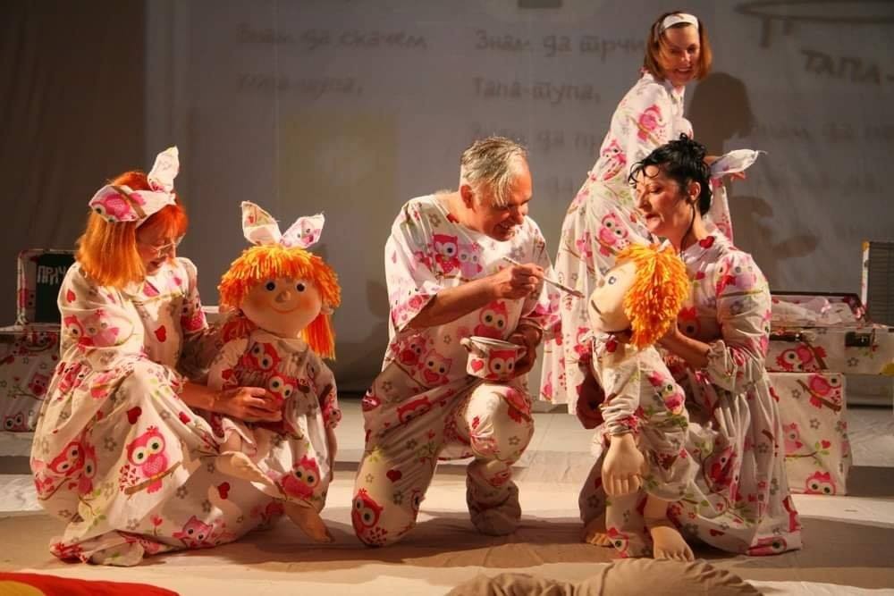 Teatar u pelenama: „Pričalice”