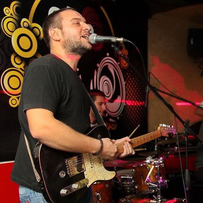 Akustična svirka: Uroš Kojić