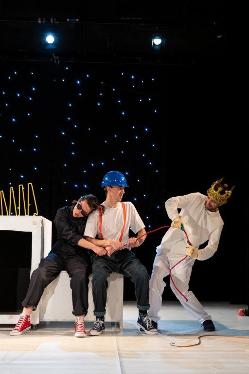 Előadás gyerekeknek: JÁTSSZ VELEM!