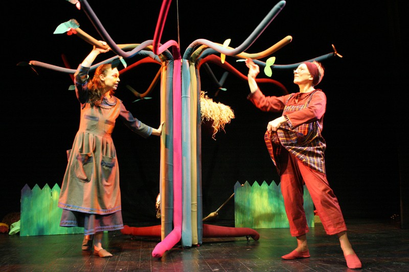 Teatar u pelenama: Drvence