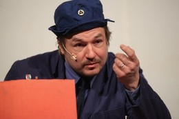 Predstava: Van valami bejelentenivalója?