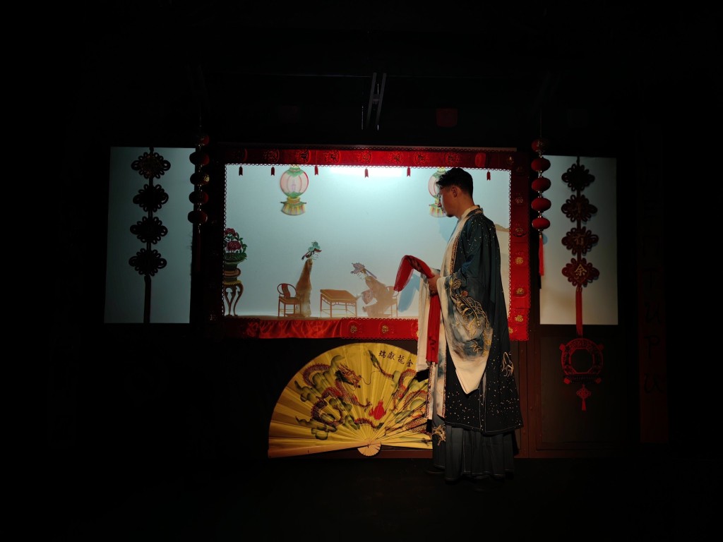 „Zaljubljeni leptiri” – lutkarska predstava u tehnici tradicionalnog kineskog teatra senki