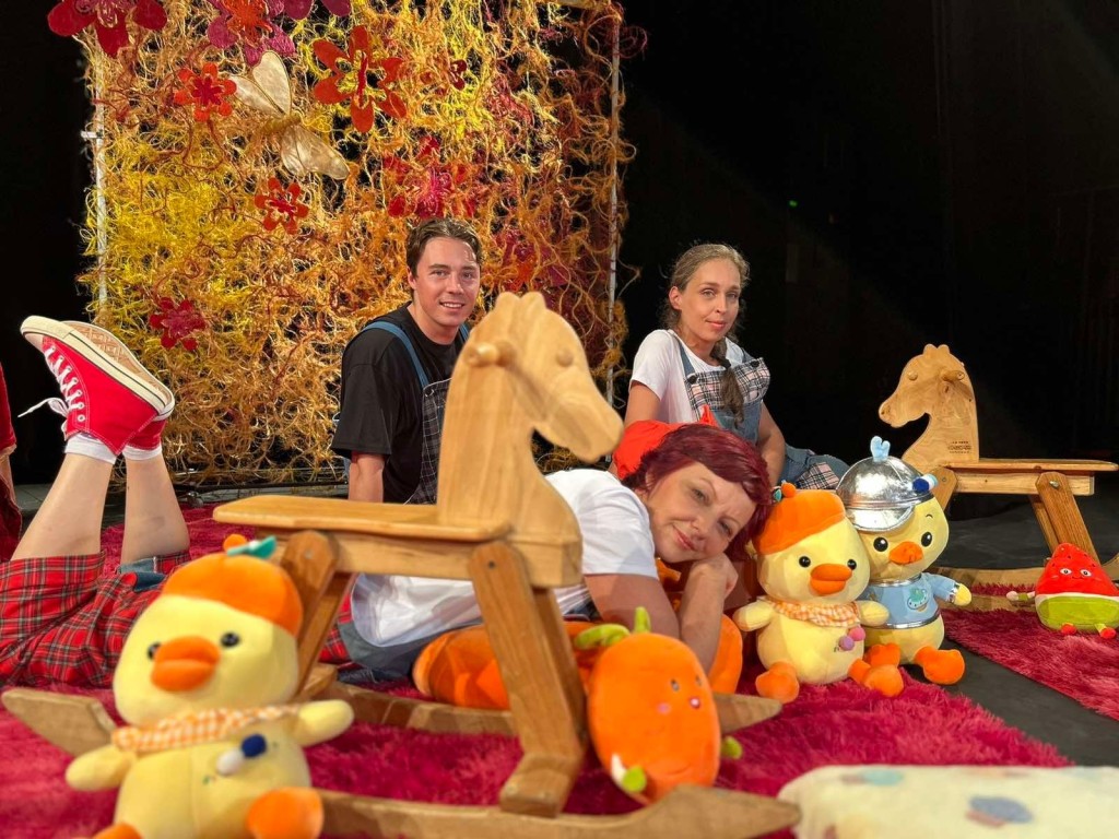 Teatar u pelenama: “Čarobne reči” // Pelenkás színház: “Varázsszavak”