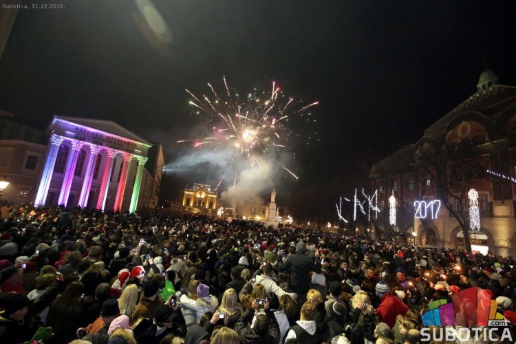 Dnevni doček na Gradskom trgu - koncert Alena Ademovića