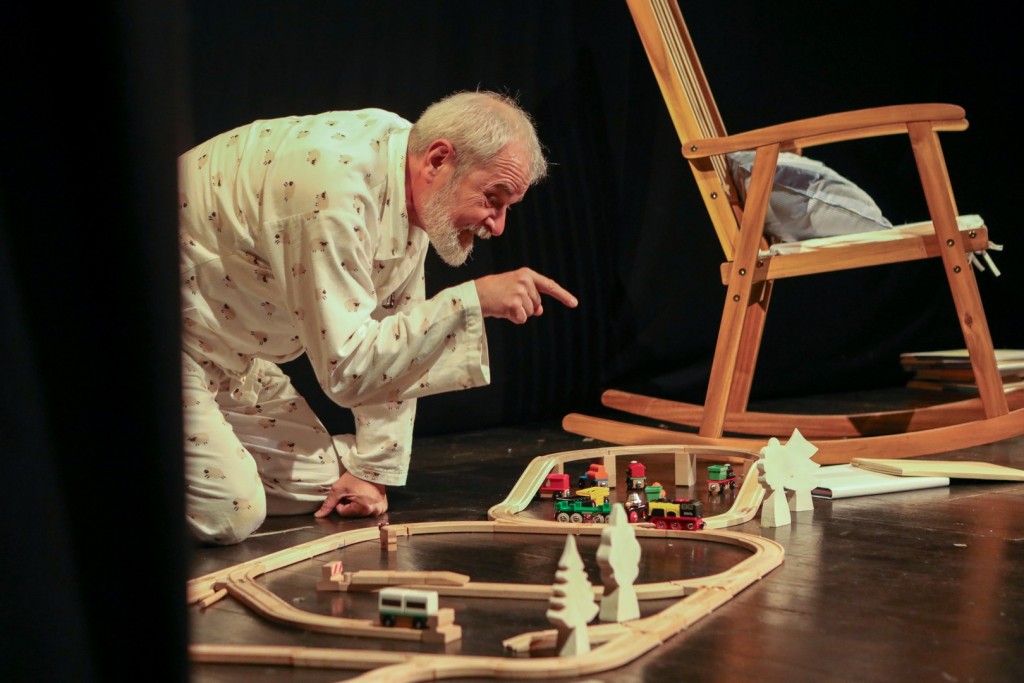 Dečija predstava: Dedine priče