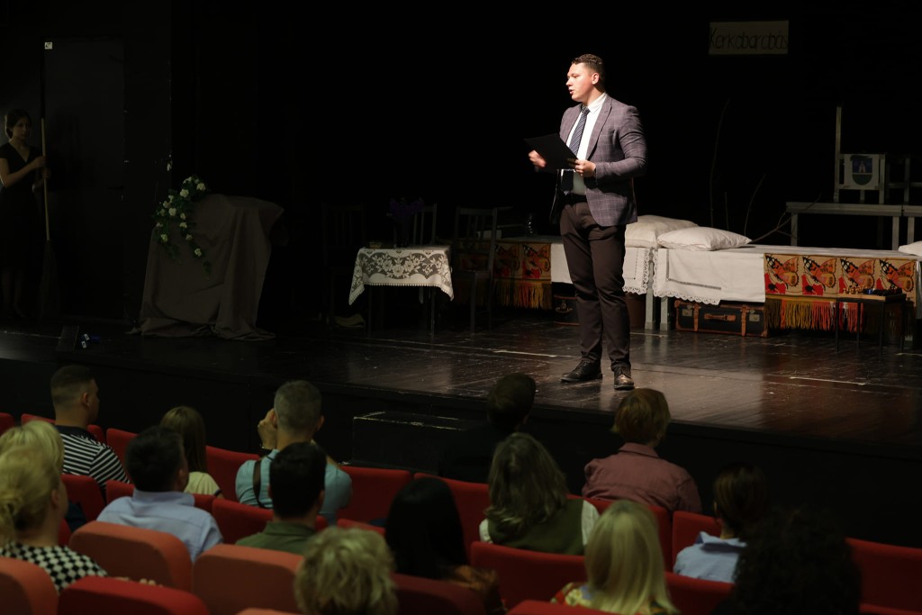 Gostujuća predstava "Porodični cirkus za decu i osetljive" - prema motivima dela Danila Kiša "Rani jadi" i "Bašta, pepeo" (besplatan ulaz uz prethodnu rezervaciju)