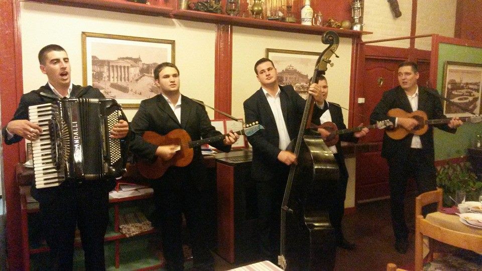 Svake subote uz tamburaški ansambl "Ruže"