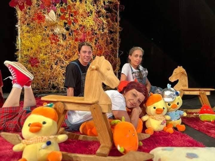 Teatar u pelenama: ČAROBNE REČI / Pelenkás Színház: VARÁZSSZAVAK