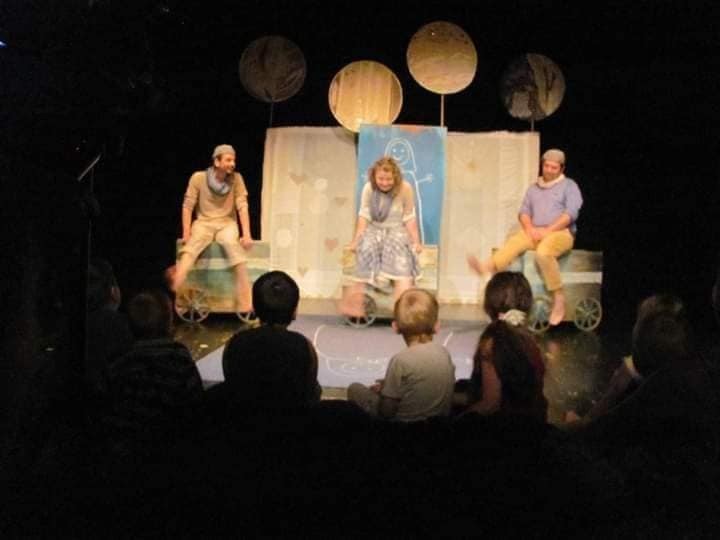 Előadás gyerekeknek: „ANYARAJZ”