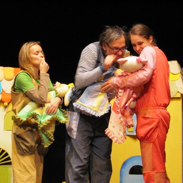 Teatar u pelenama: „Šarena priča”