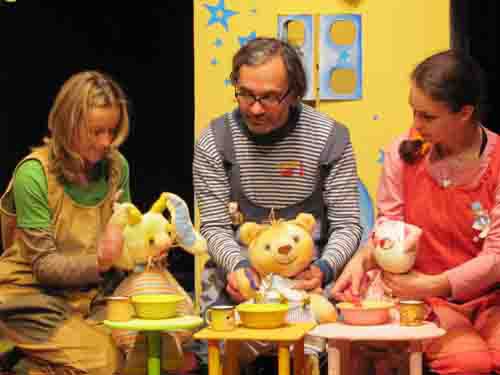 Predstava: "Šarena priča"