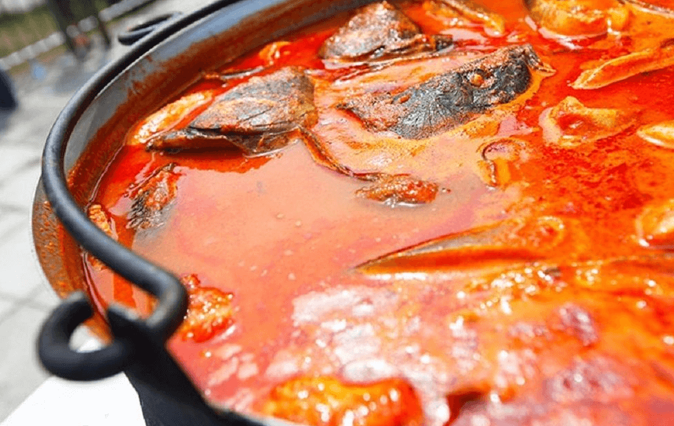 Takmičenje u kuvanju riblje čorbe "Zlatni kotlić Palića 2019"