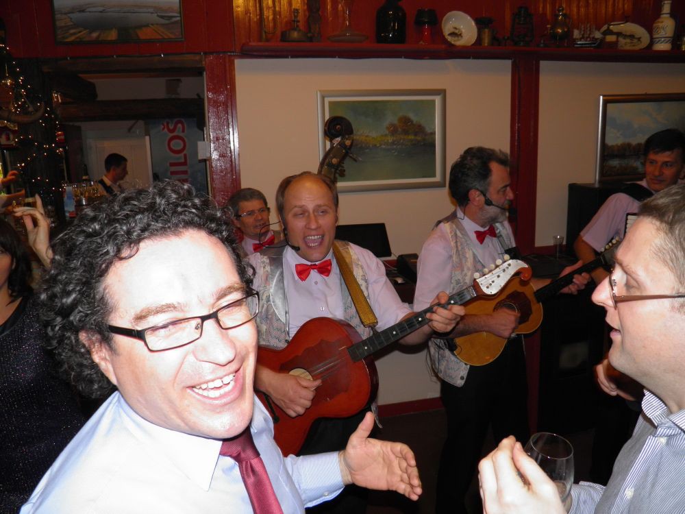 Doček pravoslavne Nove godine uz tamburaški orkestar "Neven"