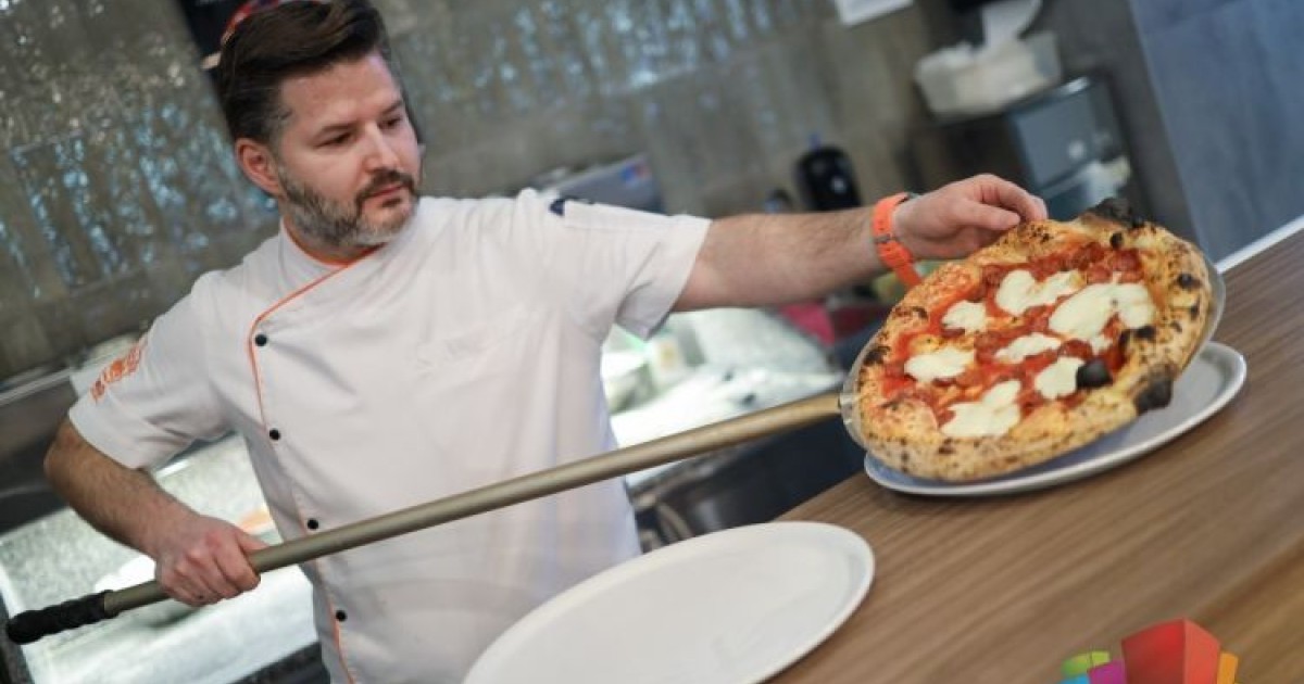 Hamburger e pizzeria “Fabrika” – autentica pizza napoletana, sapori italiani a nord di Bačka |  Testo promozionale