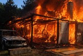 U požaru u radionici goreli skupoceni automobili, Zlatko pokušava da se oporavi od velike štete