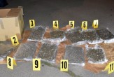 U dve odvojene policijske akcije uhapšene dve osobe, pronađena droga i oprema za uzgoj