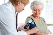 Kontrola krvnog pritiska i šećera u krvi za penzionere