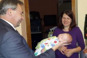 Gradonačelnik posetio prvu bebu rođenu u 2016. godini u Subotici