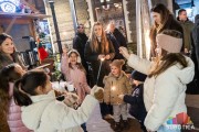 Novogodišnja čarolija ispred "Fabrika" burger bara