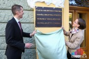Gradska biblioteka dobila tablu sa nazivima na četiri jezika