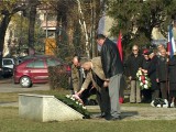 Položeni venci na spomenik "Balada vešanih"