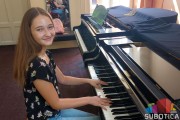 Učenica Muzičke škole Jelena Popović, višestruko nagrađivana mlada pijanistkinja