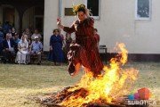 U Maloj Bosni održano tradicionalno preskakanje vatre na Svetog Ivana Cvitnjaka