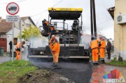Počelo asfaltiranje Ulice Braće Majer, završetak radova na "levom skretanju" 25. decembra