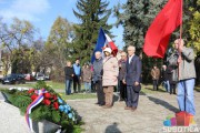 Položeni venci na spomenik "Balada vešanih"