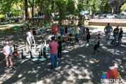 Otvoreno veliko šahovsko igralište u Parku Ferenca Rajhla