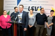 LSV predala listu "Nenad Čanak-LSV-Digni glavu!"