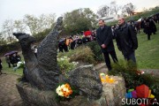 Novi spomenik "Ptica slomljenih krila" do kraja meseca