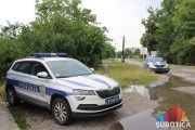 Prilikom hapšenja se zaleteo autom na policiju, pronađena veća količina droge