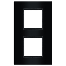 70142.EE Maska 2X2M vertikalnacrna sa crnim nosa