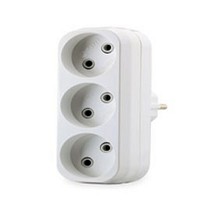 Razvodnik 3 gnezda bez uzemljenja u uticnicu makel