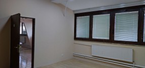 Trg Cara Jovana Nenada 15